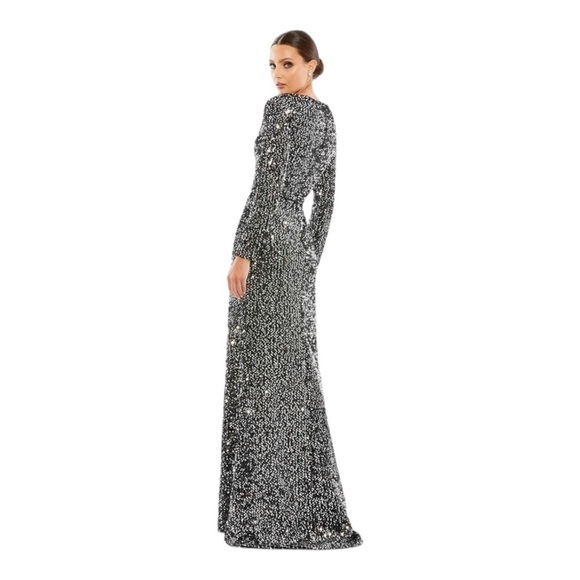 Mac Duggal Metallic V-Neck Gown in Black/Silver NWT - Picture 5 of 8